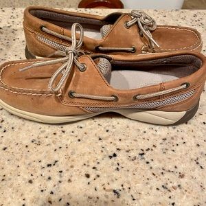 EUC Sperry shoes